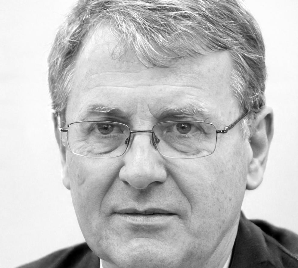 Retrato profesional de Gaspar Villareal